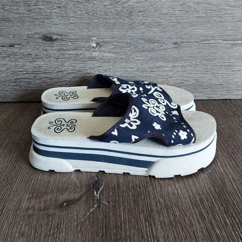 RARE Vans Platform Flying Thong Sandals White  Flip Flop Butterflies Women 6